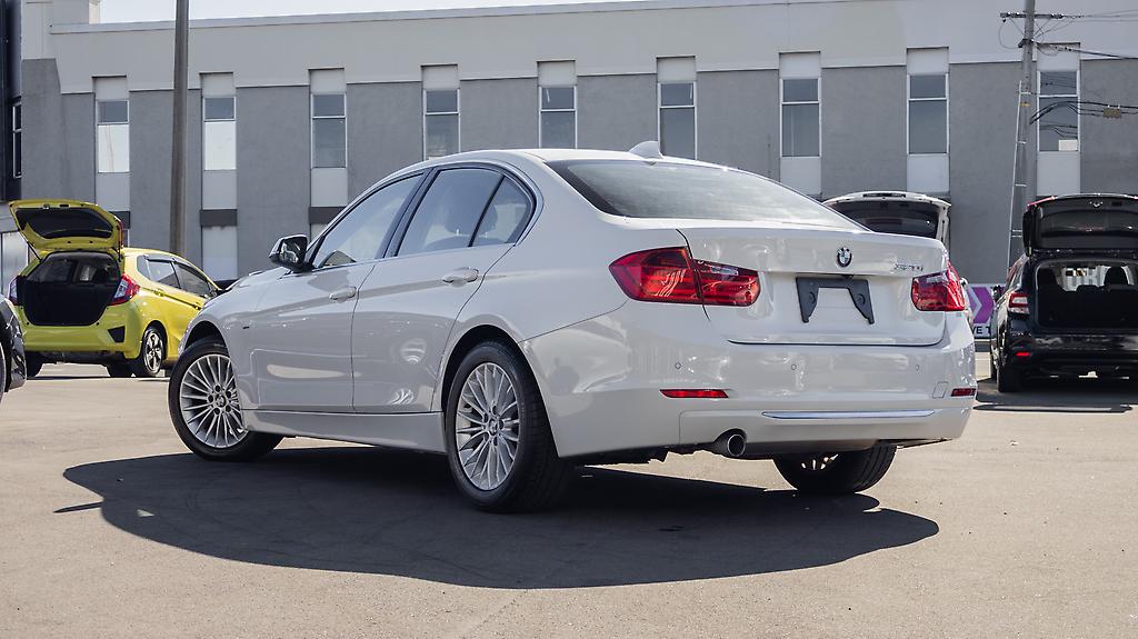 2014 BMW 320i 320i 8AT , Leather pkg Low Kms image 350739