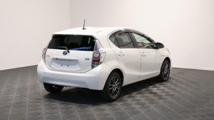 2012 Toyota Aqua S Model + Reverse Camera image 346393