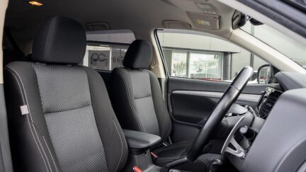 2015 Mitsubishi Outlander 4WD Push start, 7 Seater image 348432