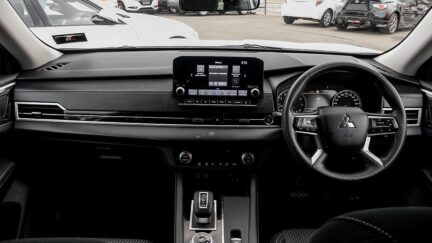 2022 Mitsubishi Outlander LS 2.5P/4WD/NZ NEW image 350204