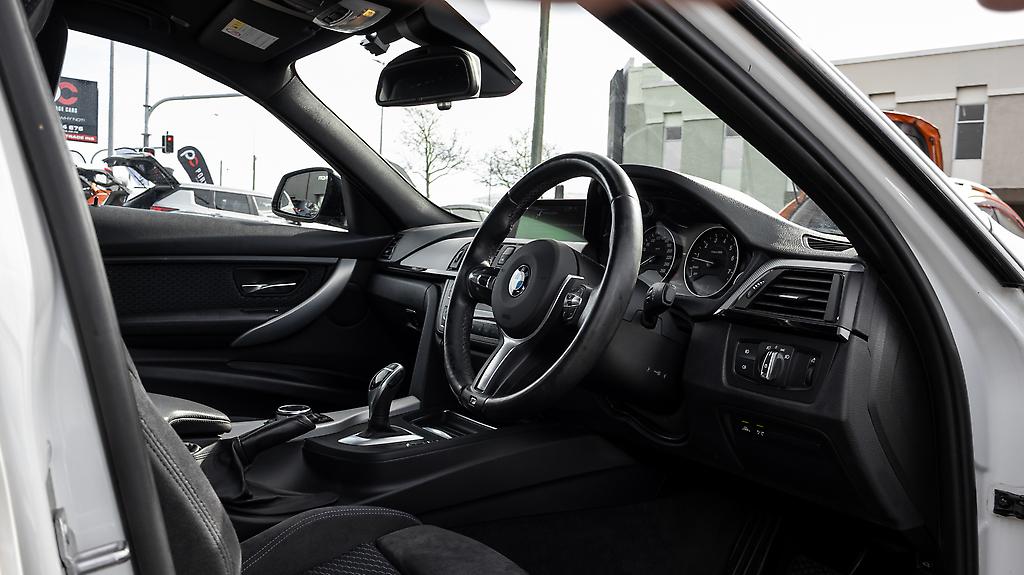 2014 BMW 320i 8AT 320i M sport Push start image 348371