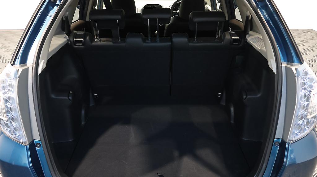 2013 Honda Fit Shuttle Hybrid Smart Selection image 349659