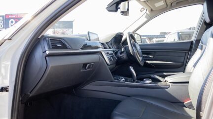 2014 BMW 320i 320i 8AT , Leather pkg Low Kms image 350754