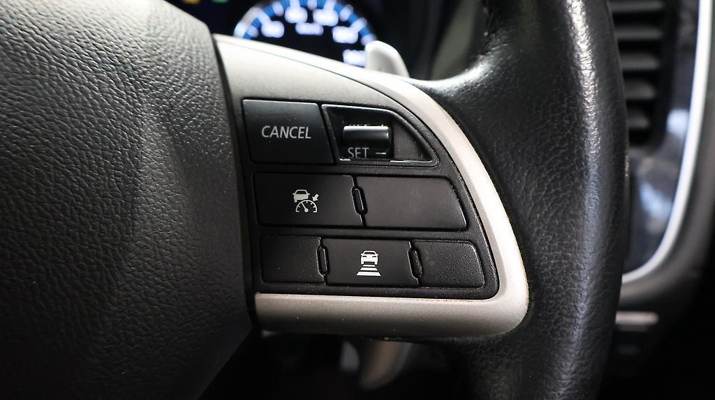 2013 Mitsubishi Outlander PHEV G Navi Package 4WD image 351152