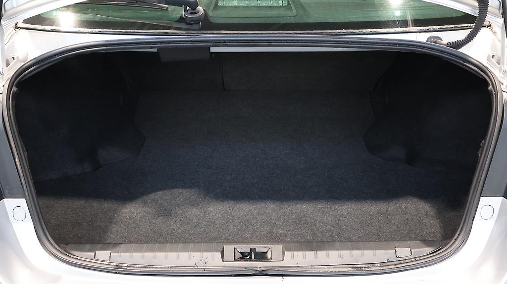 2015 Subaru Legacy B4 AWD New Shape image 351444