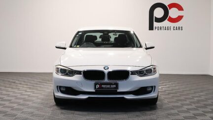 2013 BMW 320i Cruise Control + Reverse Camera image 349004