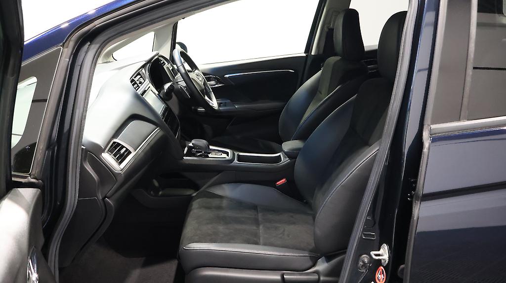 2016 Honda Shuttle Hybrid X image 348258