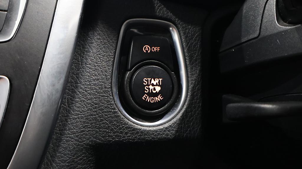 2013 BMW 320i Luxury image 349638