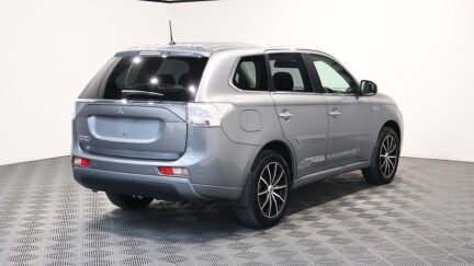 2013 Mitsubishi Outlander PHEV G Navi Package 4WD image 351136
