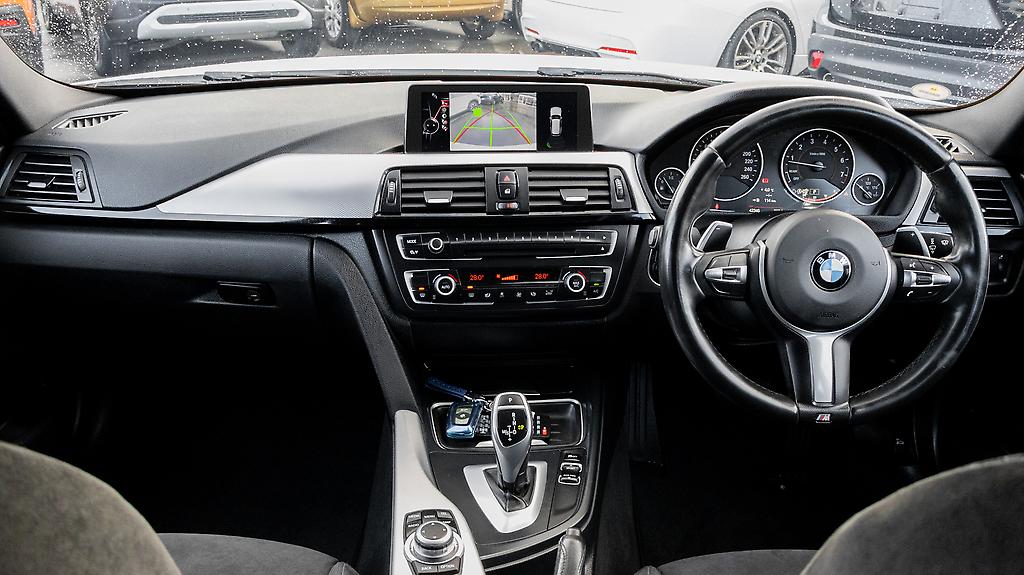 2013 BMW 3 Series 320i M Sports , Parking sensors image 346610