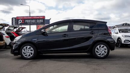 2015 Toyota Aqua F spec hybrid Push start image 348174