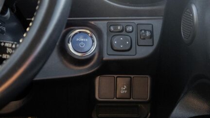 2014 Toyota Aqua F spec Hybrid Cruise control image 350832