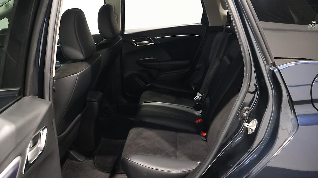 2016 Honda Shuttle Hybrid X image 348259