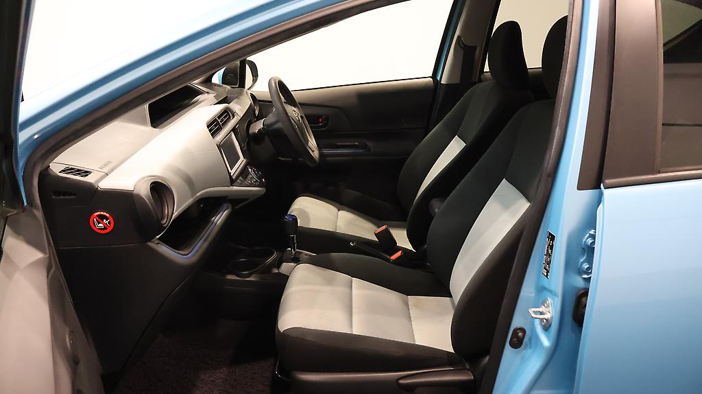 2013 Toyota Aqua S Model, Push Start, Reverse Camera image 348603