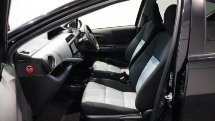 2013 Toyota Aqua S Model Push Start image 349603