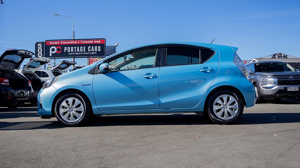 2012 Toyota Aqua G model , Heated seats, Push start image 350781