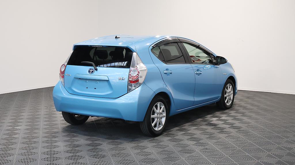 2013 Toyota Aqua S Model, Push Start, Reverse Camera image 348600