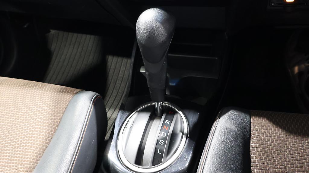 2013 Honda Fit Shuttle Hybrid Smart Selection image 349680