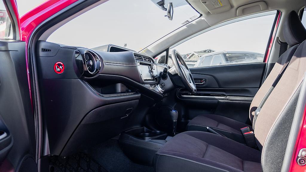 2014 Toyota Aqua F spec Hybrid Cruise control image 350834