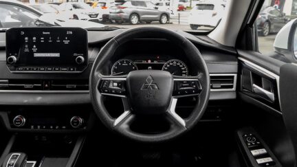 2022 Mitsubishi Outlander LS 2.5P/4WD/NZ NEW image 350220