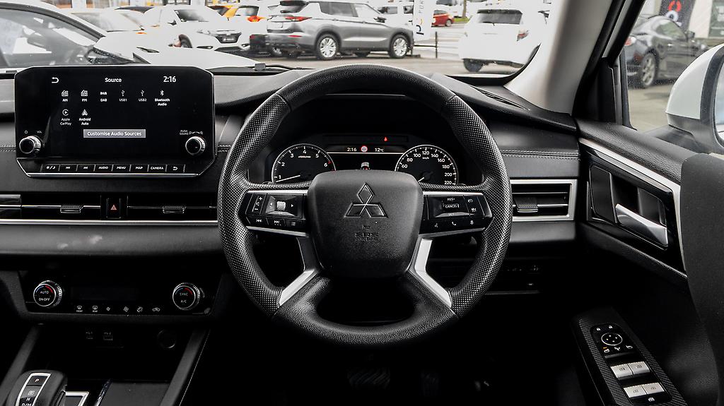 2022 Mitsubishi Outlander LS 2.5P/4WD/NZ NEW image 350220
