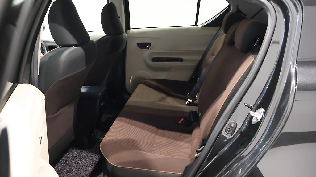 2013 Toyota Aqua G Model + Heated Seats image 347645