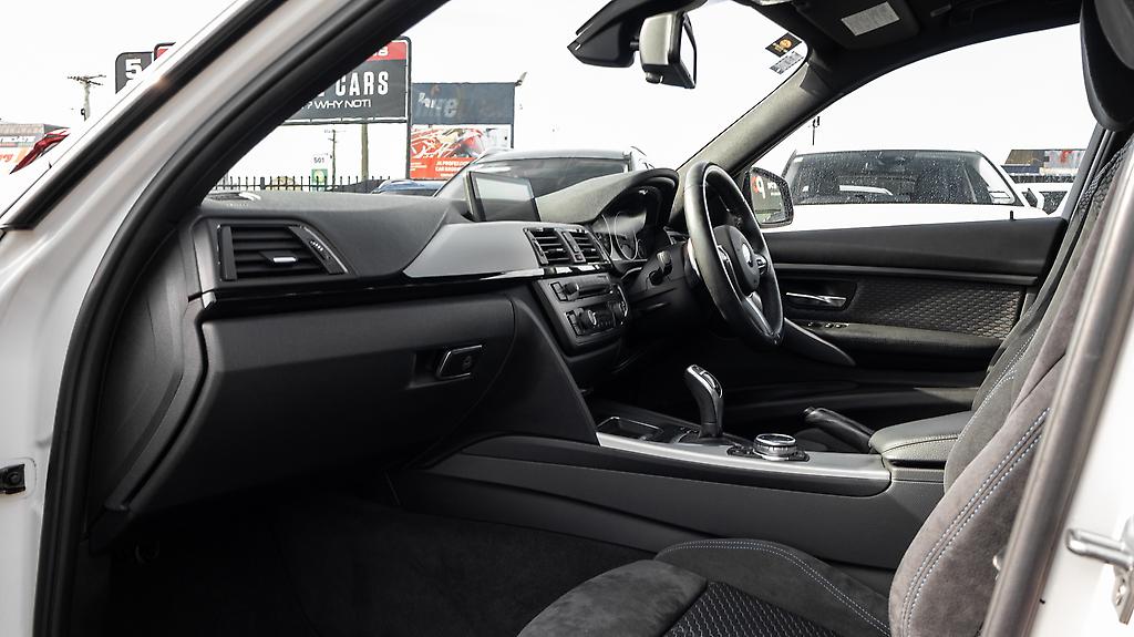 2014 BMW 320i 8AT 320i M sport Push start image 348380