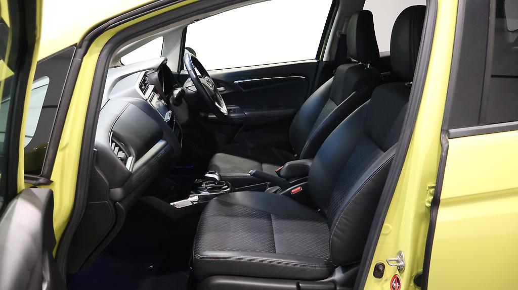 2016 Honda Fit Hybrid L Package image 349140