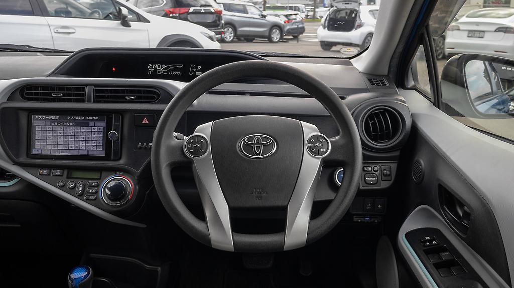 2013 Toyota Aqua G spec  Heated seats, Push start image 348332