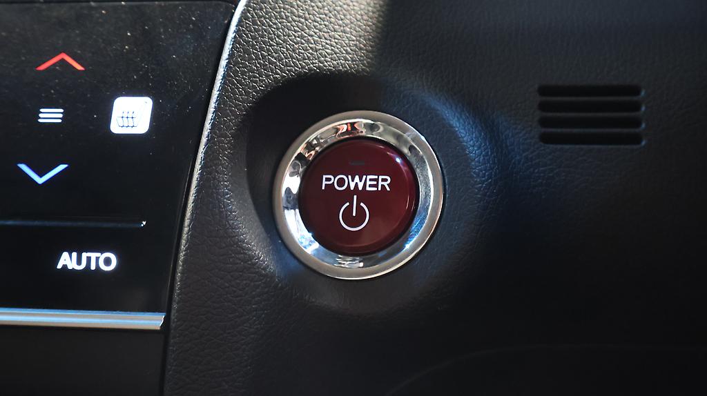 2015 Honda Shuttle Hybrid Z image 350878