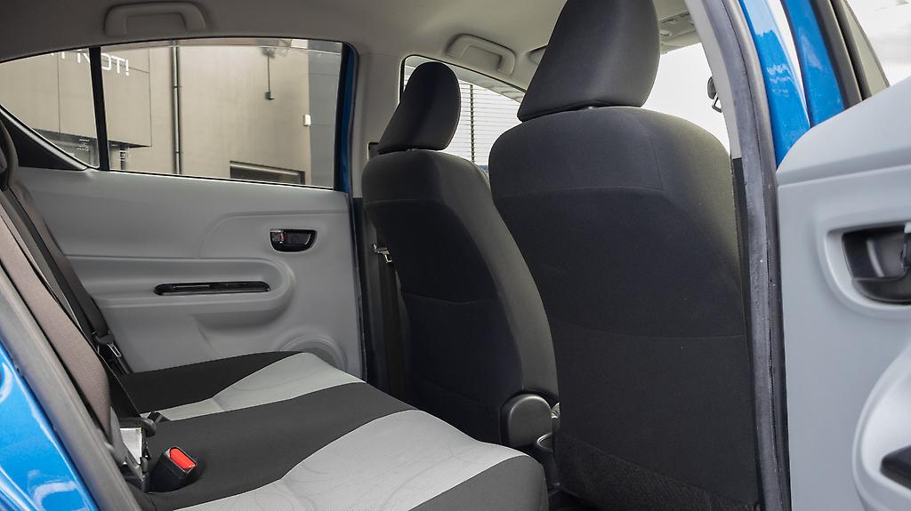 2013 Toyota Aqua G spec  Heated seats, Push start image 348328