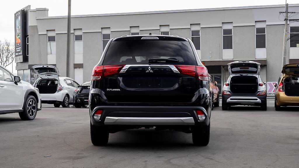 2015 Mitsubishi Outlander 4WD Push start, 7 Seater image 348425