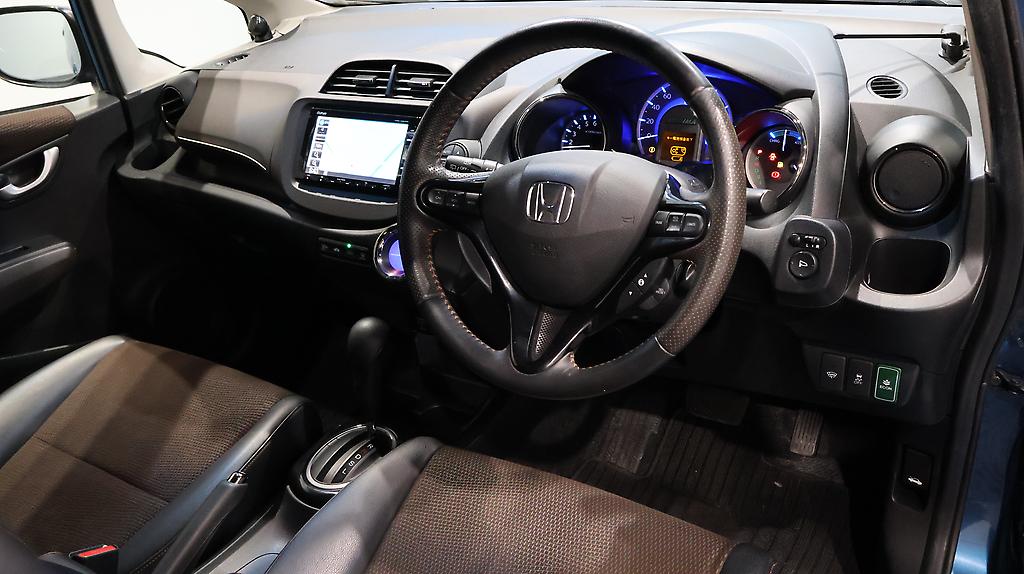 2013 Honda Fit Shuttle Hybrid Smart Selection image 349671