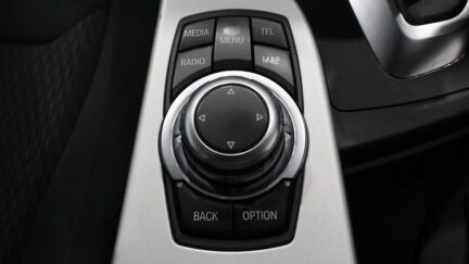2012 BMW 320i Reverse Camera, Steering Wheel Controls image 348769