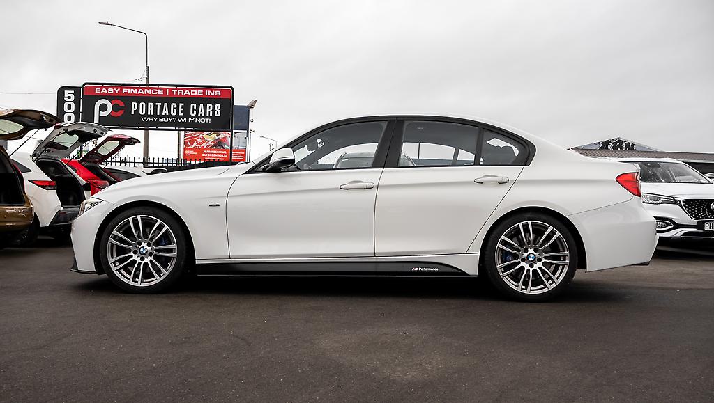2013 BMW 320i M sports 8AT image 348667