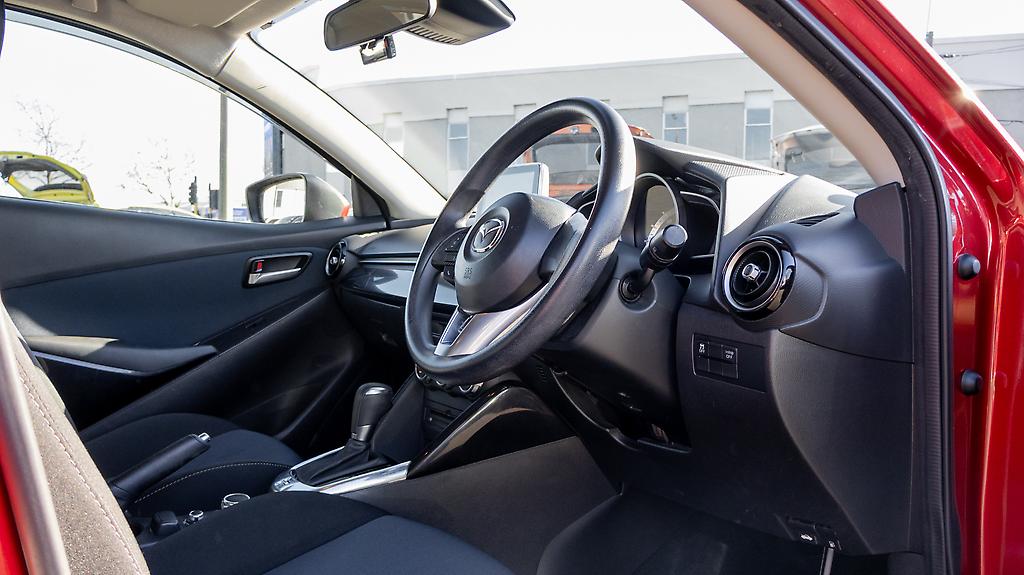 2015 Mazda Demio 13S 6AT skyactiv, push start image 351186
