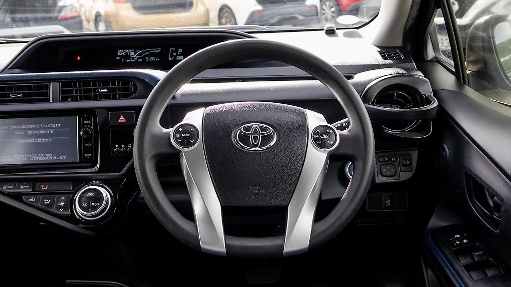 2015 Toyota Aqua F spec hybrid Push start image 348182