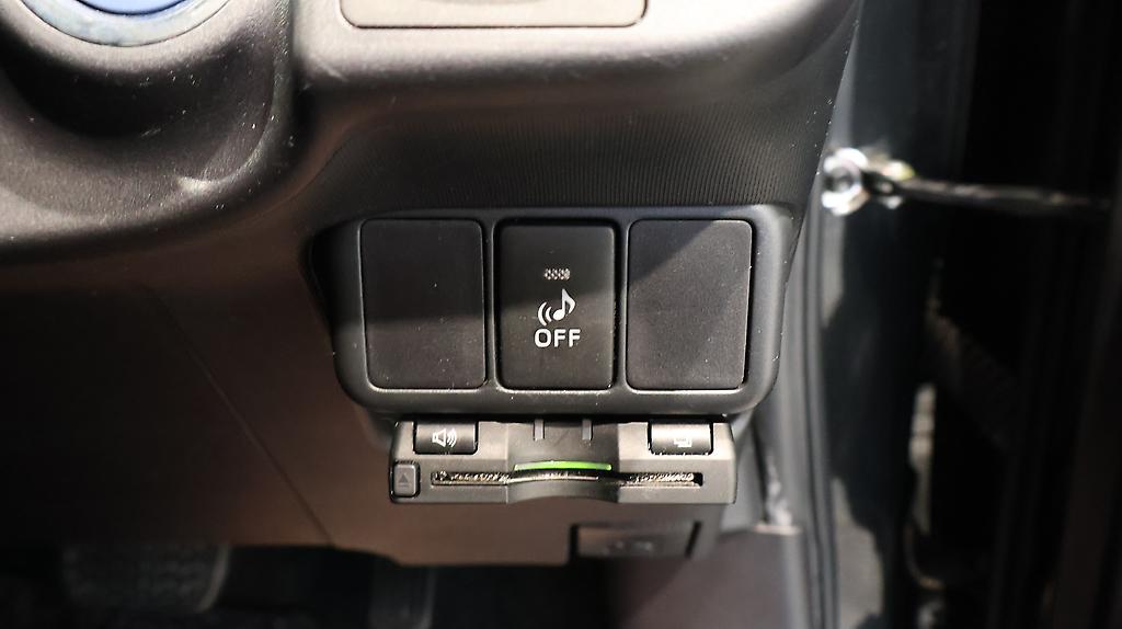 2013 Toyota Aqua S Model Push Start image 349625