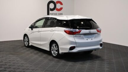 2015 Honda Shuttle Hybrid Z image 348152