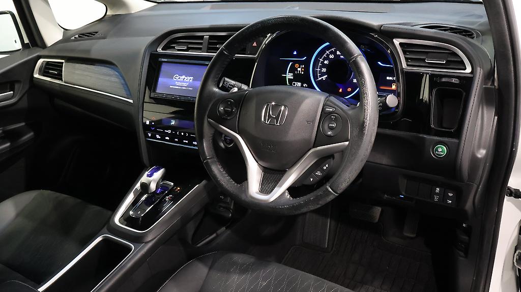 2015 Honda Shuttle Hybrid Z image 348161