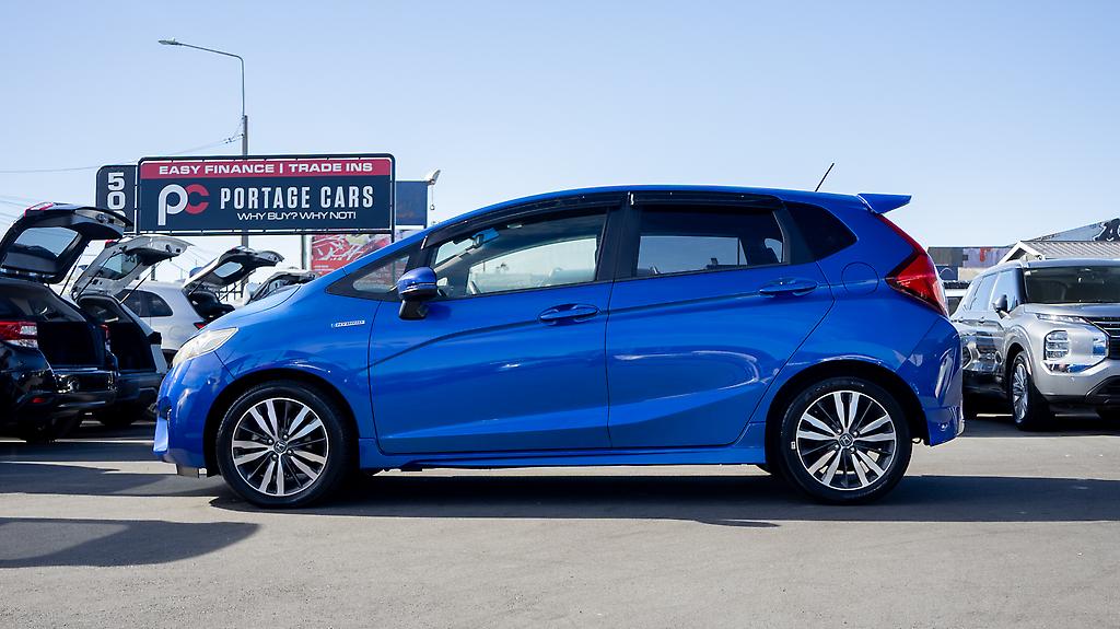2016 Honda Fit F spec hybrid 7AT Push start image 351158