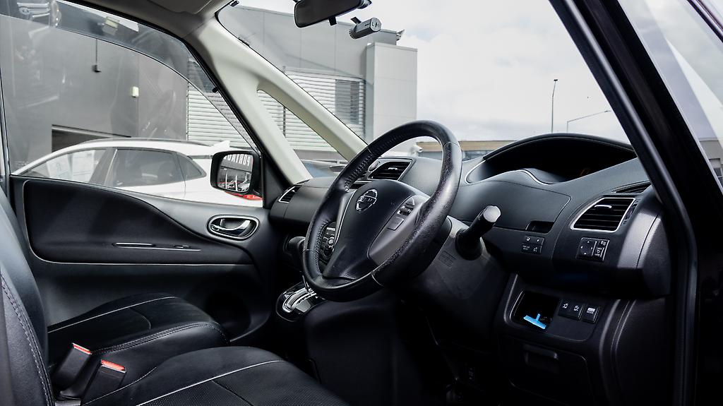 2012 Nissan Serena Highway star Hybrid 7 seater image 350090