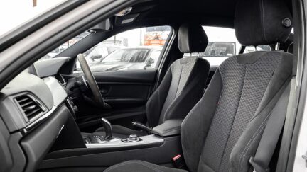 2013 BMW 320i M sports 8AT image 348680