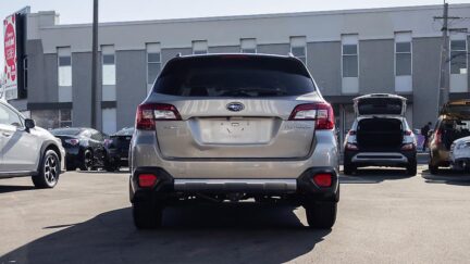 2015 Subaru Outback Limited AWD Leather pkg image 346834