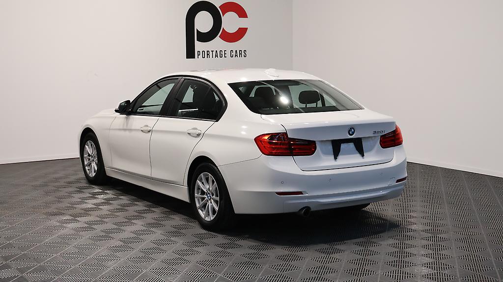 2013 BMW 320i Cruise Control + Reverse Camera image 349006