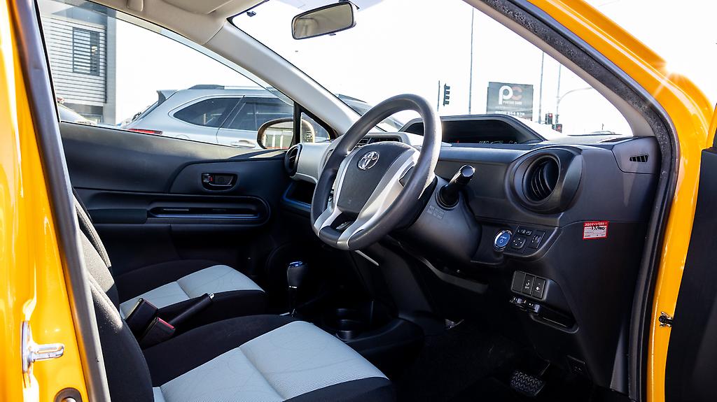 2014 Toyota Aqua Hybrid G spec image 349260