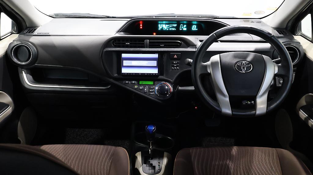 2013 Toyota Aqua G Model + Heated Seats image 347648