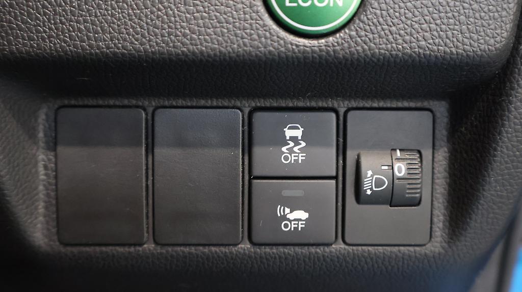 2014 Honda Fit Hybrid F Package image 352245