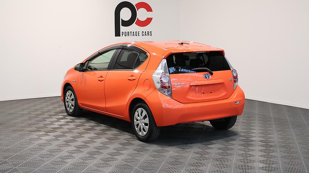 2012 Toyota Aqua G Model, Push Start, Heated Seats, Reverse Camera image 349545
