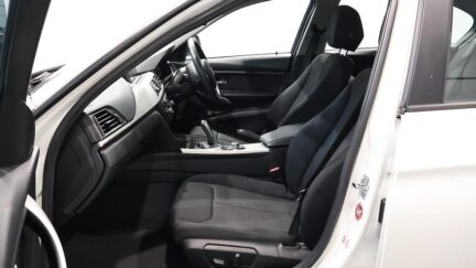 2012 BMW 320i Reverse Camera, Steering Wheel Controls image 348758